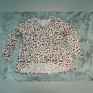 Casual long sleeve lightweight snow leopard top